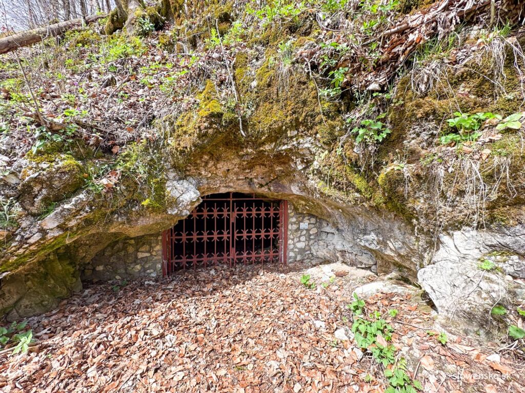 Čertova jaskyňa