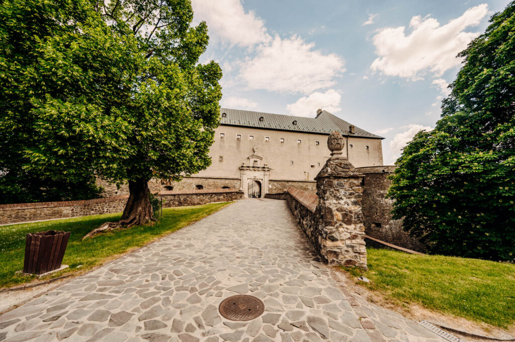 Vstup na hrad Červený Kameň