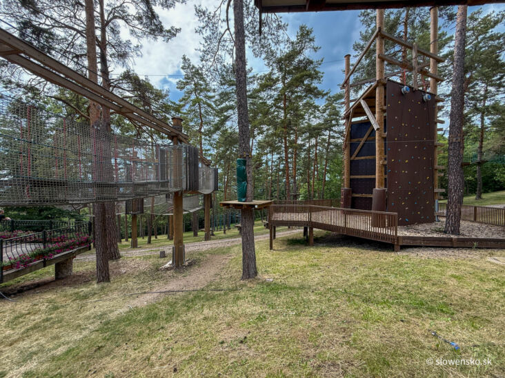 Vyhliadková veža Čajka v oblakoch Bojnice